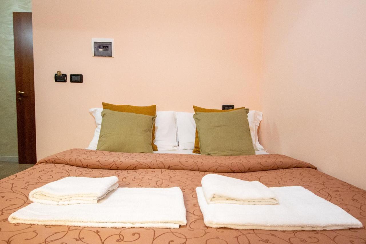 B&B Colorful Suite Yard Roma Esterno foto