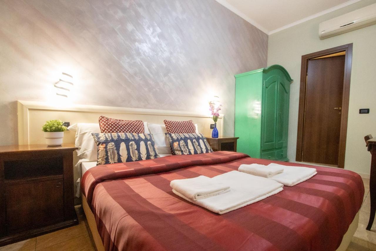 B&B Colorful Suite Yard Roma Esterno foto